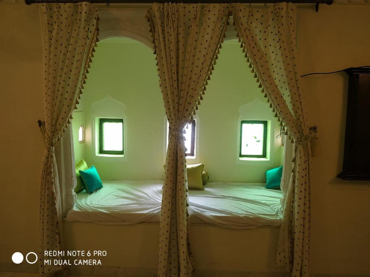 Mpt Sheesh Mahal, Orchha Hotel Exterior foto