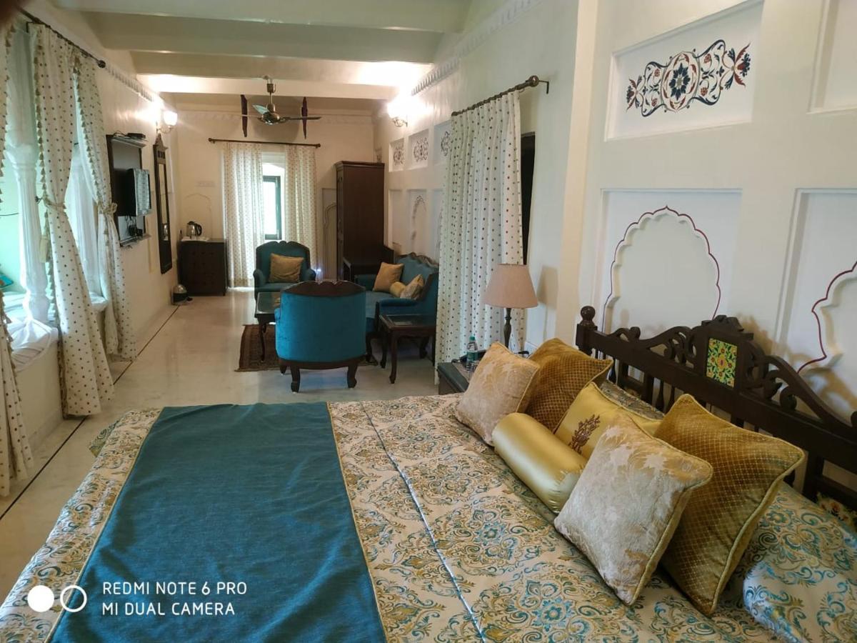 Mpt Sheesh Mahal, Orchha Hotel Exterior foto